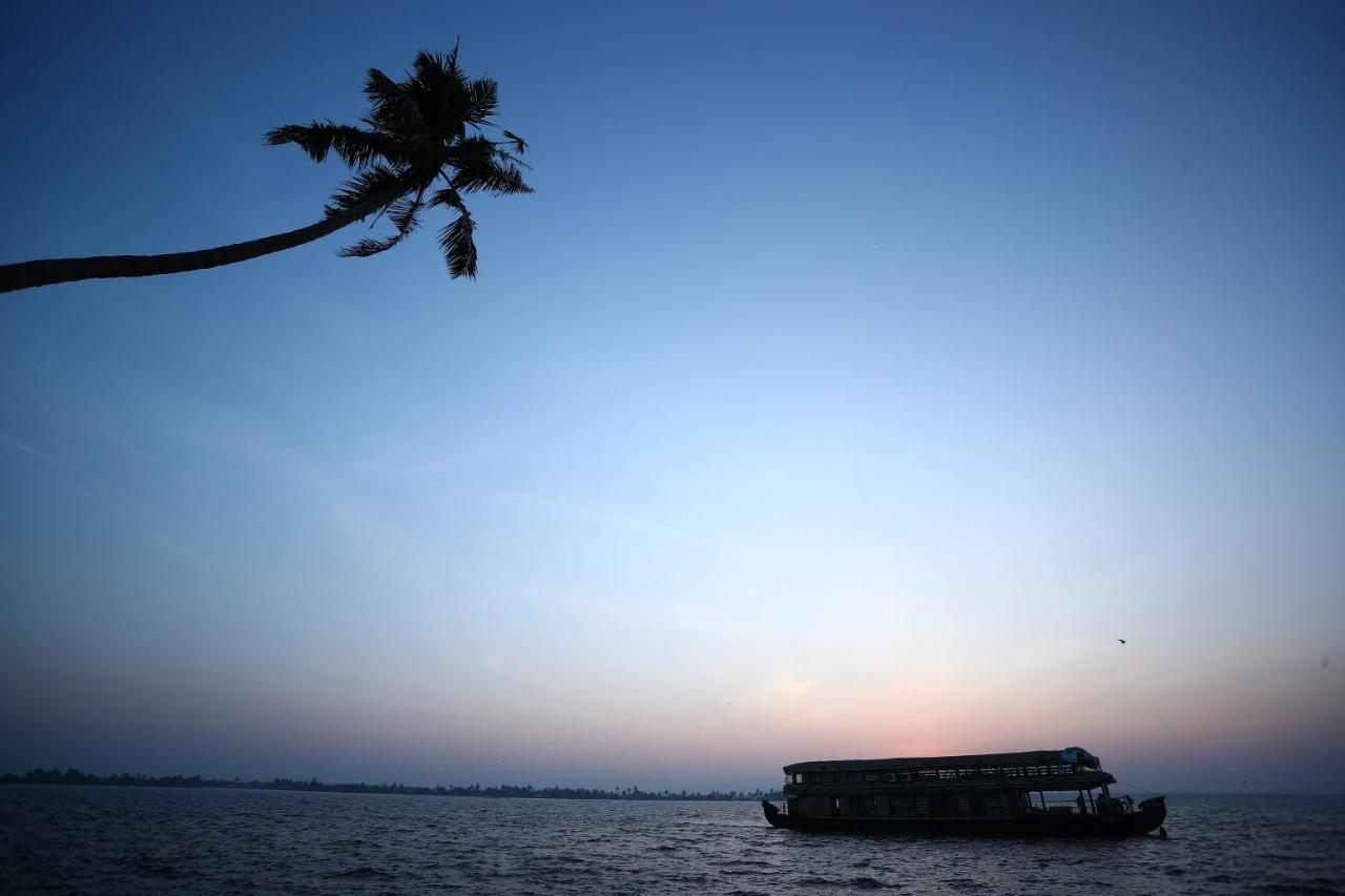 Friends Cruise, Nightstay Houseboat Alappuzha Exterior photo
