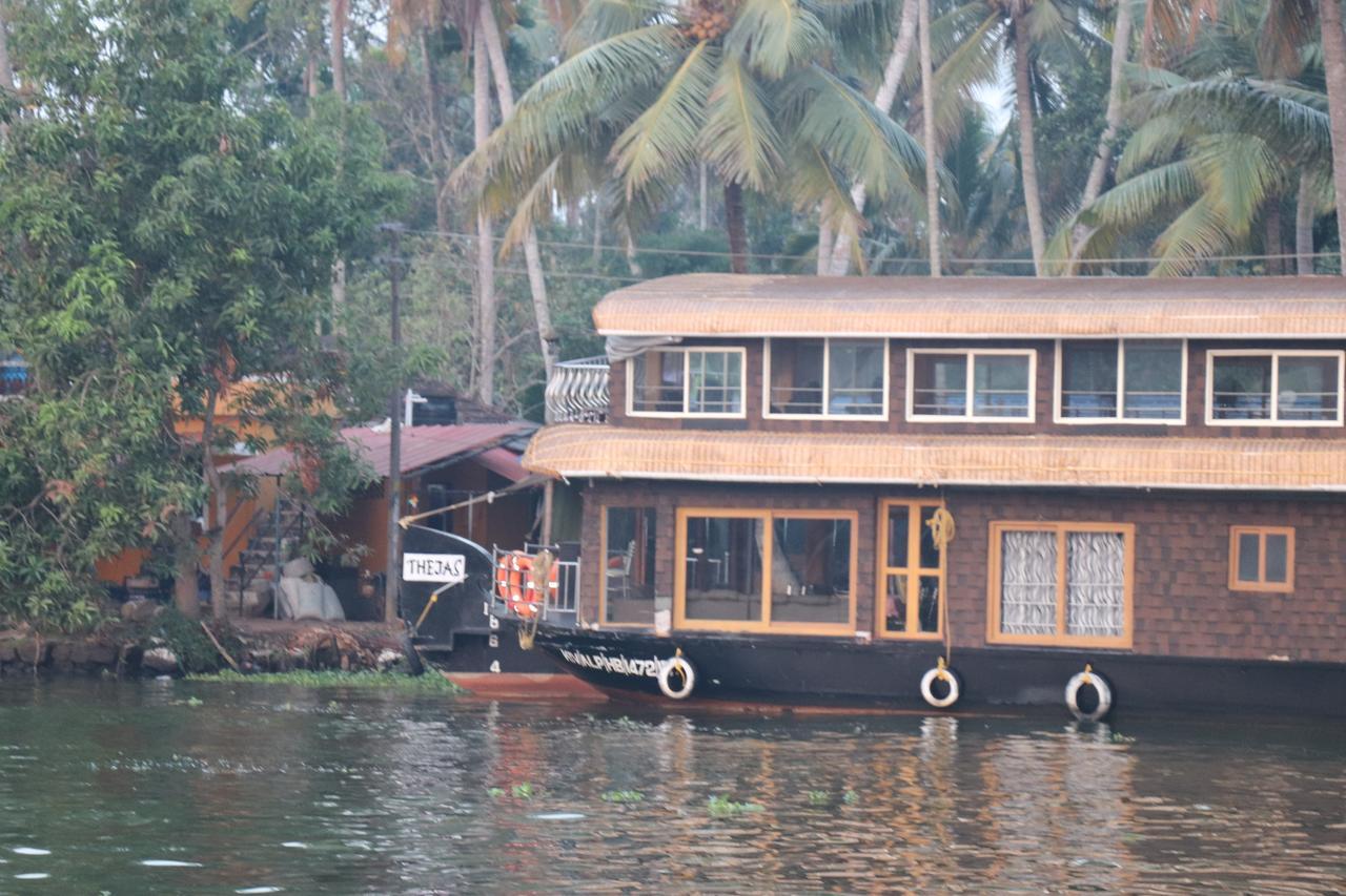 Friends Cruise, Nightstay Houseboat Alappuzha Exterior photo