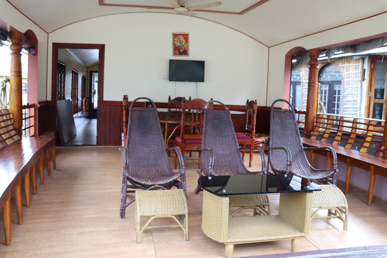 Friends Cruise, Nightstay Houseboat Alappuzha Exterior photo