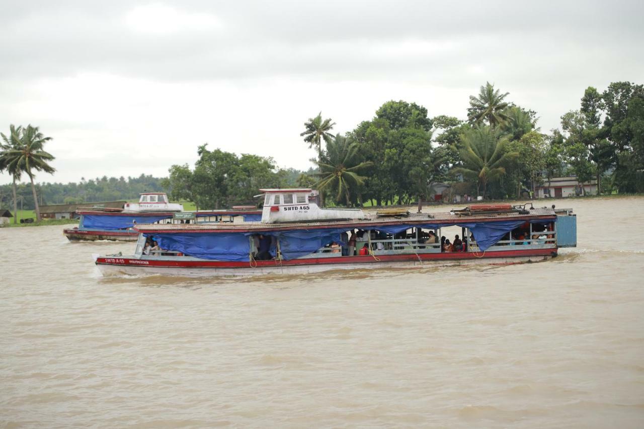 Friends Cruise, Nightstay Houseboat Alappuzha Exterior photo